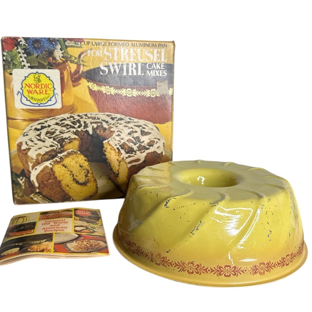 Nordic Ware Vintage 70’s Harvest Gold Bundt Pan